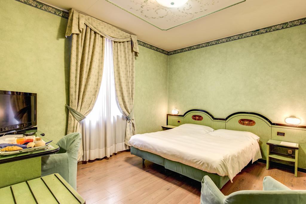 Ih Hotels Milano Puccini Exteriör bild